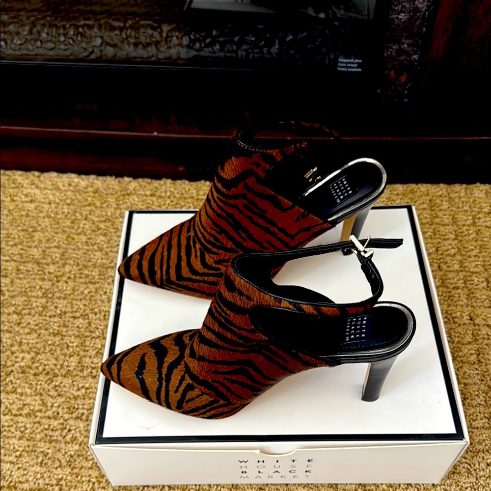 White House Black Market Brown and Black Heeled   Tiger haircalf
